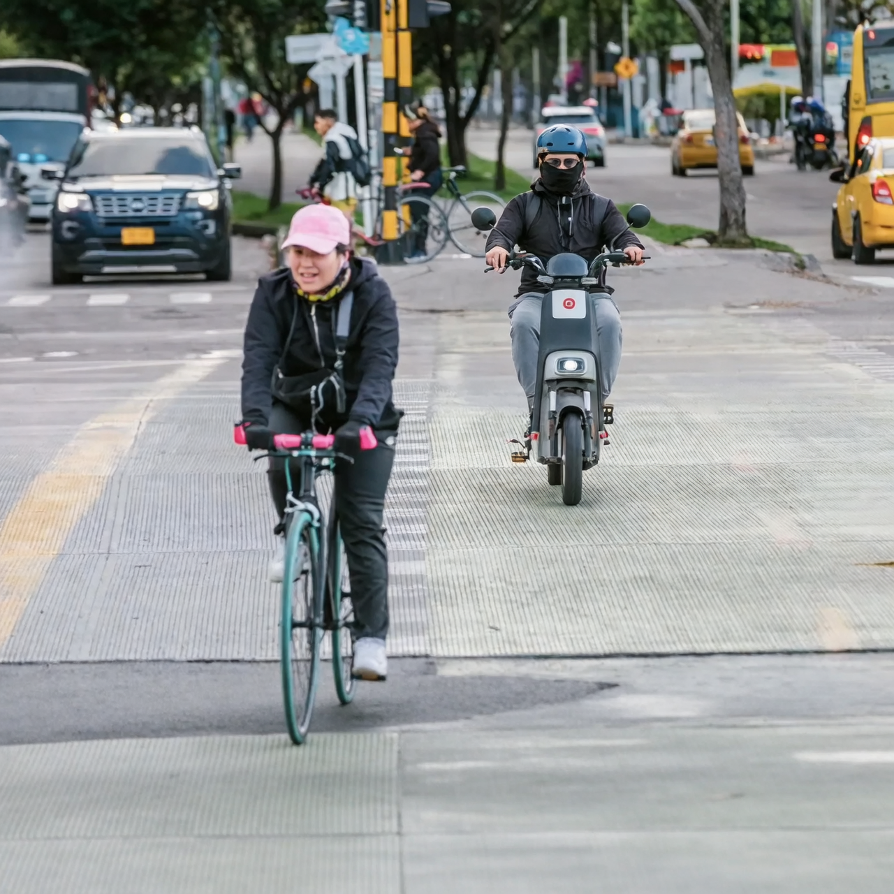 Sin multas: el vacío técnico que protege a los vehículos livianos en Bogotá